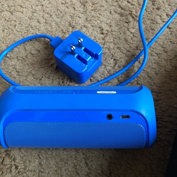 JBL Bluetooth Speaker - Picture 4 of 4